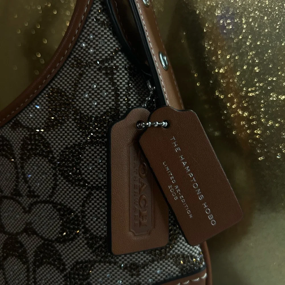 Hamptons Hobo Bag
In Crystal Signature Jacquard - Picture 4 of 12